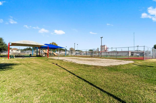 1010 Willow West Drive, Houston, TX 77073