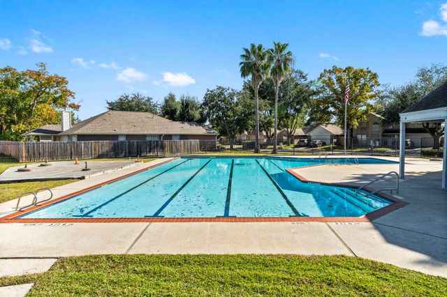 1010 Willow West Drive, Houston, TX 77073