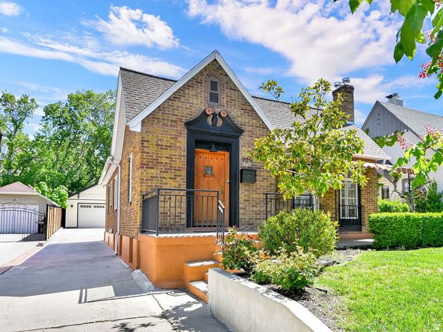 929 S GREENWOOD TERRACE, Salt Lake City, UT 84105