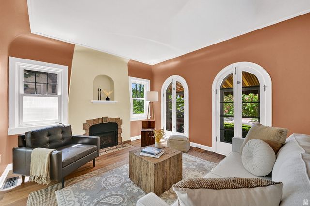929 S GREENWOOD TERRACE, Salt Lake City, UT 84105