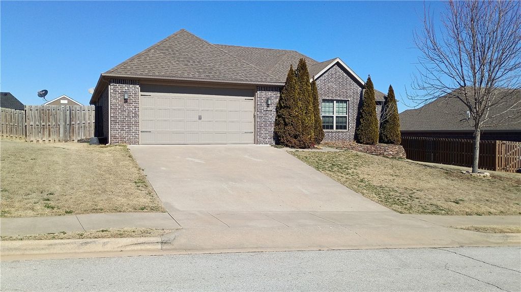 1610 Sweetbriar, Centerton, AR 72719