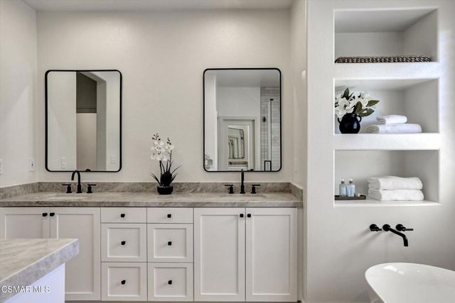 958 Westbluff Place, Simi Valley, CA 93065