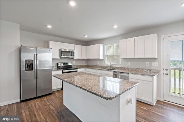 532 SALIDA TRL, Martinsburg, WV 25403