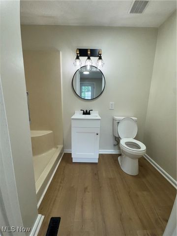 1233 Woodland Avenue, Alliance, OH 44601