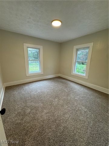 1233 Woodland Avenue, Alliance, OH 44601