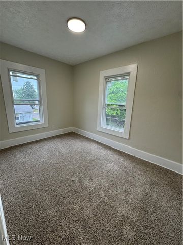 1233 Woodland Avenue, Alliance, OH 44601