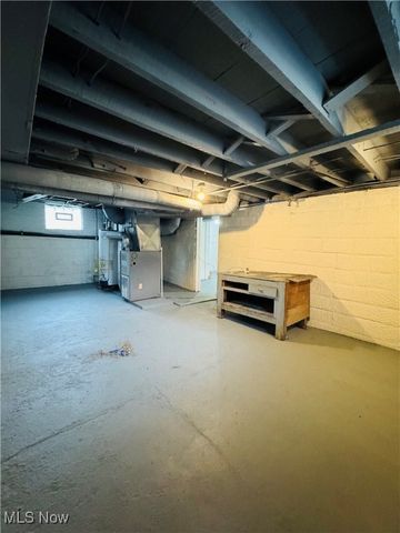 1233 Woodland Avenue, Alliance, OH 44601