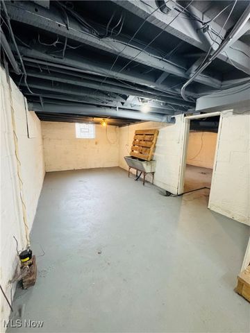 1233 Woodland Avenue, Alliance, OH 44601