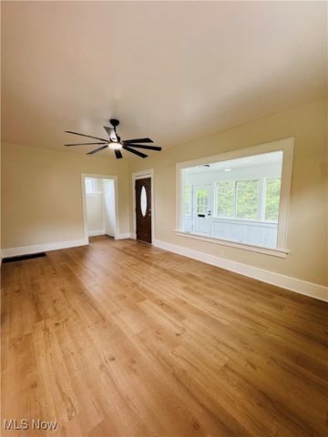 1233 Woodland Avenue, Alliance, OH 44601