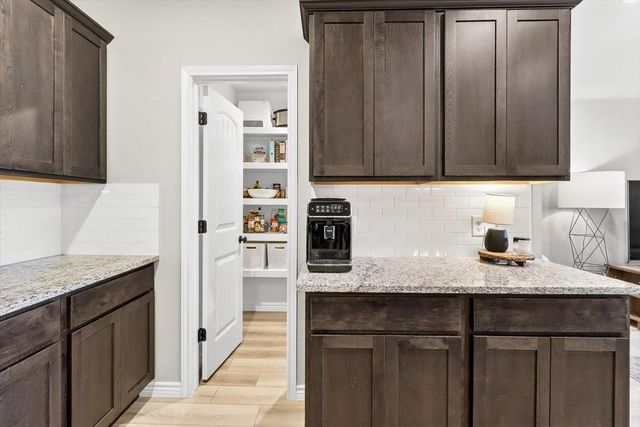 7921 Rancho Vista Boulevard W, Corpus Christi, TX 78414