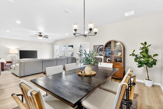 7921 Rancho Vista Boulevard W, Corpus Christi, TX 78414