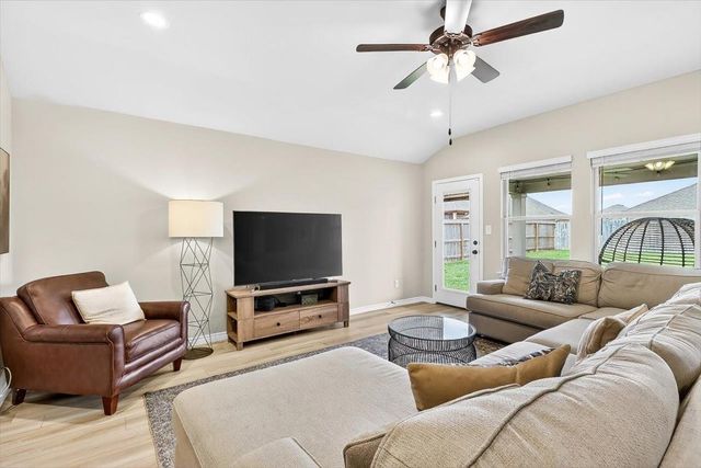 7921 Rancho Vista Boulevard W, Corpus Christi, TX 78414