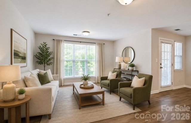 9810 Campus Walk Lane H, Charlotte, NC 28262