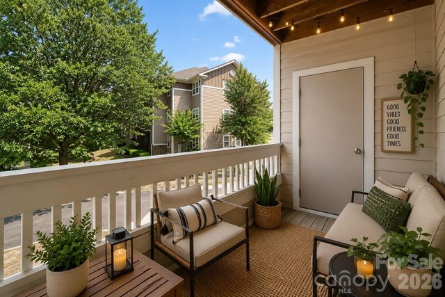 9810 Campus Walk Lane H, Charlotte, NC 28262