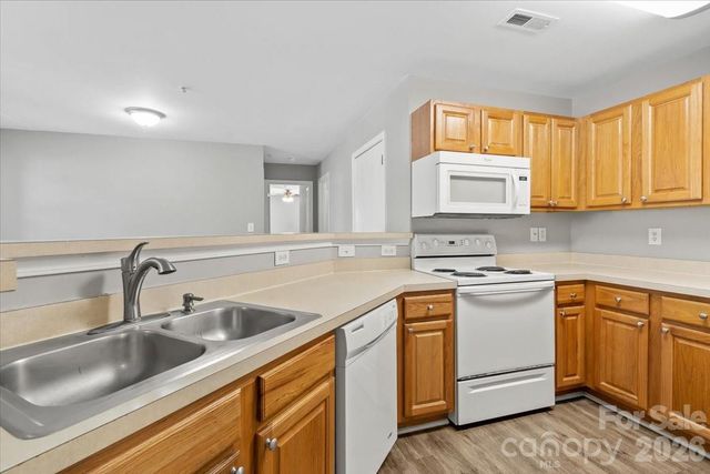 9810 Campus Walk Lane H, Charlotte, NC 28262