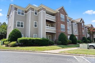 9810 Campus Walk Lane H, Charlotte, NC 28262