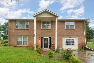 3322 Carrie Dr, Clarksville, TN 37042