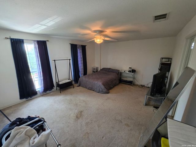 10220 CRYSTAL VW, Universal City, TX 78148