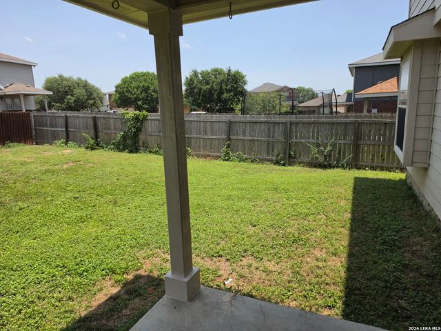 10220 CRYSTAL VW, Universal City, TX 78148