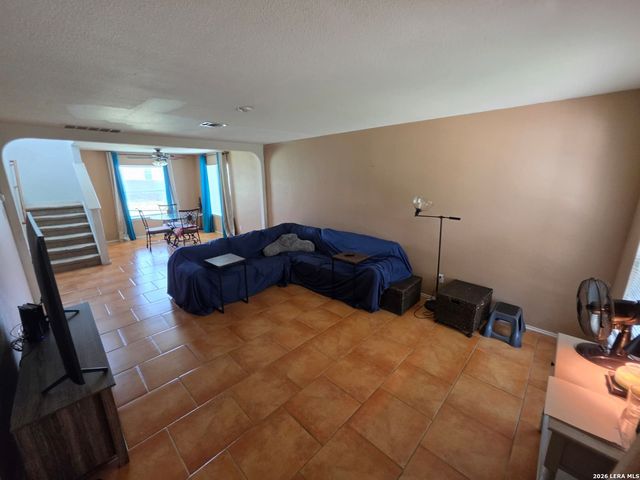 10220 CRYSTAL VW, Universal City, TX 78148