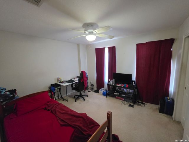10220 CRYSTAL VW, Universal City, TX 78148