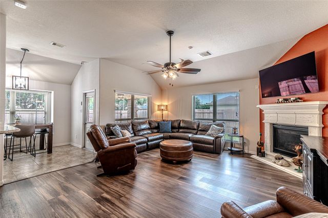 3003 Fern Brook Lane, Rosenberg, TX 77471