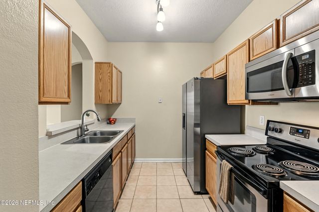 7990 BAYMEADOWS Road E 410, Jacksonville, FL 32256