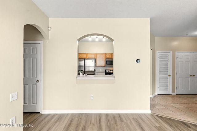 7990 BAYMEADOWS Road E 410, Jacksonville, FL 32256