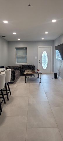 701 NE 14th St, Homestead, FL 33030