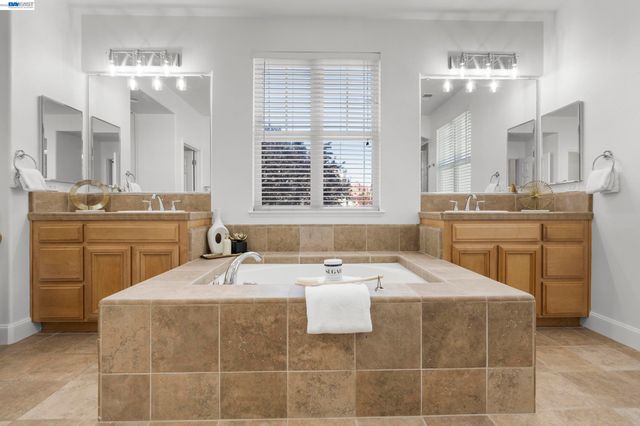 5698 Carnegie Way, Livermore, CA 94550