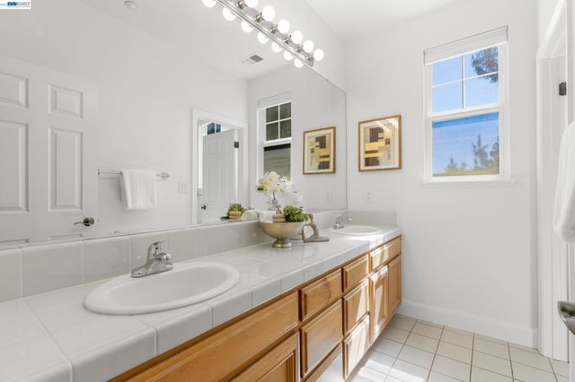 5698 Carnegie Way, Livermore, CA 94550