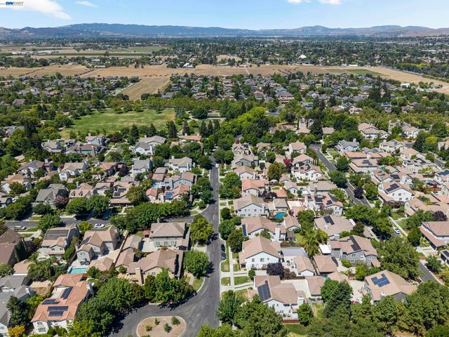 5698 Carnegie Way, Livermore, CA 94550