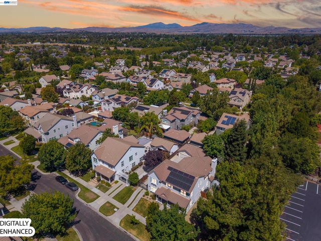 5698 Carnegie Way, Livermore, CA 94550