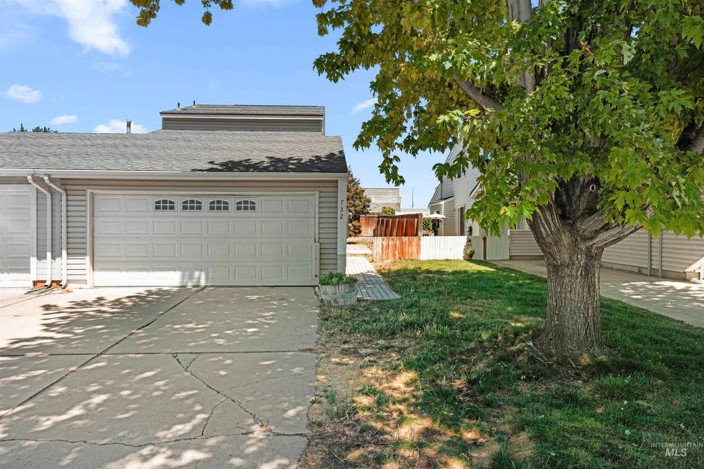 732 W Barrett St, Meridian, ID 83642