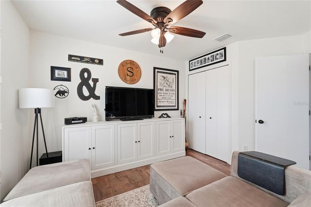 1002 VENTANA DRIVE, Sun City Center, FL 33573