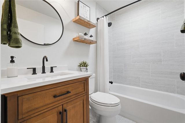 1002 VENTANA DRIVE, Sun City Center, FL 33573