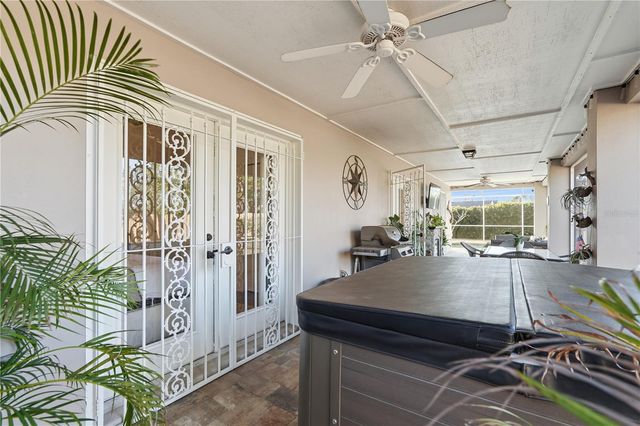 1002 VENTANA DRIVE, Sun City Center, FL 33573