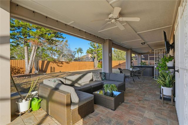 1002 VENTANA DRIVE, Sun City Center, FL 33573