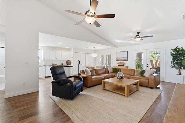 1002 VENTANA DRIVE, Sun City Center, FL 33573