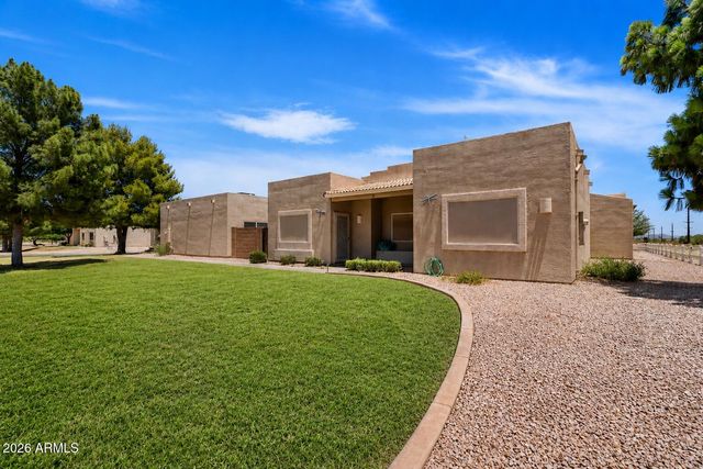 2300 E Magma Road 2, San Tan Valley, AZ 85143