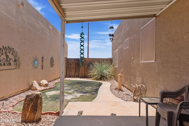 2300 E Magma Road 2, San Tan Valley, AZ 85143