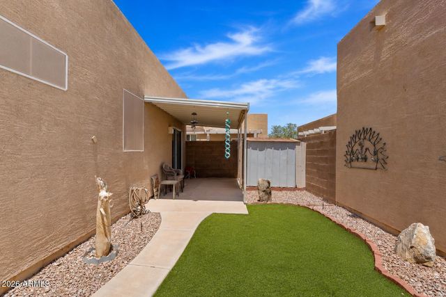 2300 E Magma Road 2, San Tan Valley, AZ 85143
