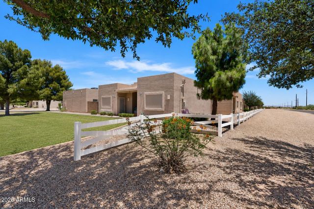 2300 E Magma Road 2, San Tan Valley, AZ 85143