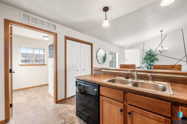 9268 W Norma Trl Trail 6, Sioux Falls, SD 57106