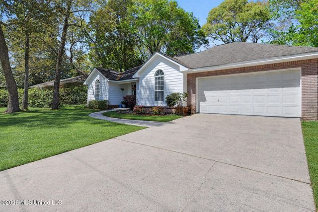 8826 Kipapa Way, Diamondhead, MS 39525