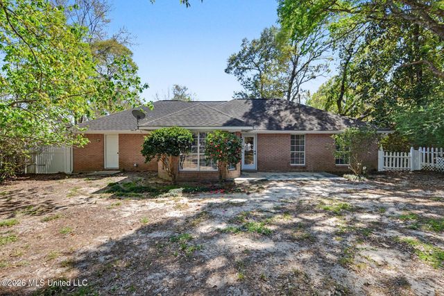 8826 Kipapa Way, Diamondhead, MS 39525