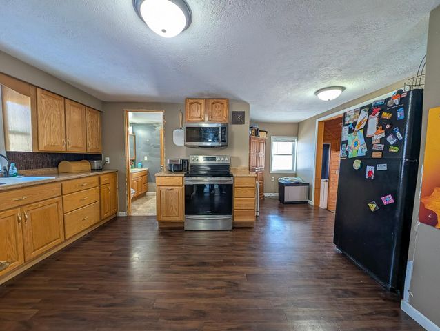 220 1st Street NE, Wadena, MN 56482