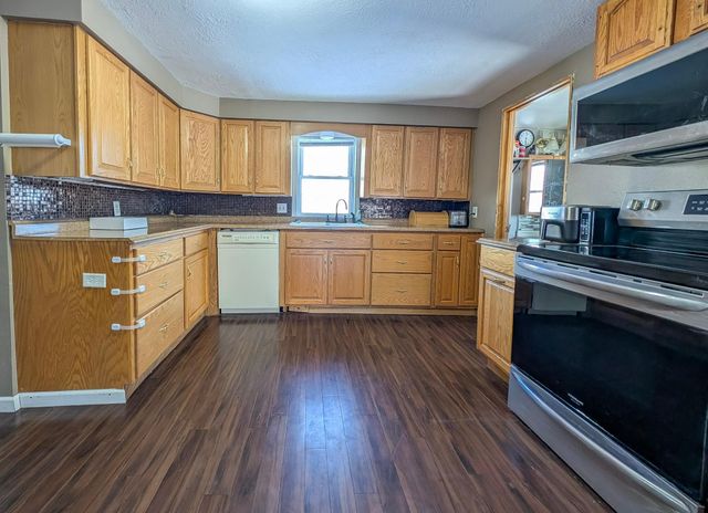 220 1st Street NE, Wadena, MN 56482