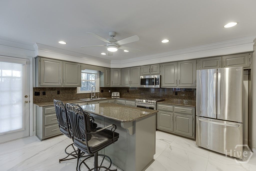 Image 16 of property listing at 1051 Simonton Way, Watkinsville, GA 30677