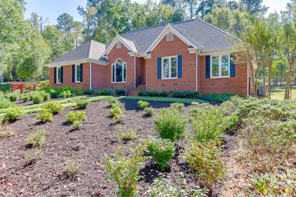 Image 4 of property listing at 1051 Simonton Way, Watkinsville, GA 30677